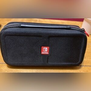 NWOT Nintendo Switch Travel Storage Case With Cleaning Cloth